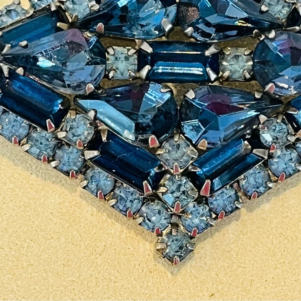 Vintage Light Blue and Navy Blue Gemstone Brooch